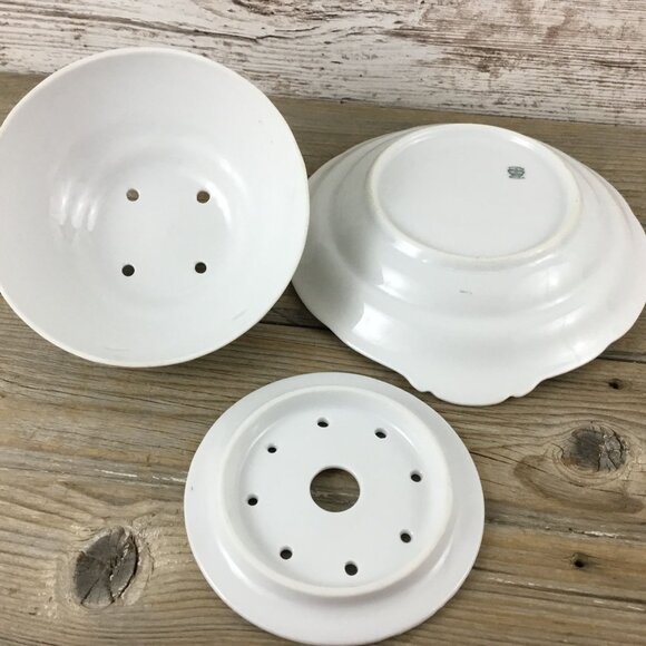 Covered Butter Dish and Strainer Victoria Austria Gold Trim Scalloped Handles - Picture 9 of 10